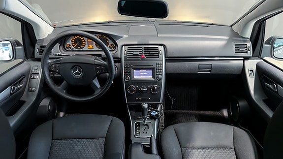 Mercedes-Benz B180 22 of 25
