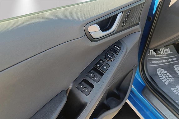Hyundai IONIQ 17 of 30