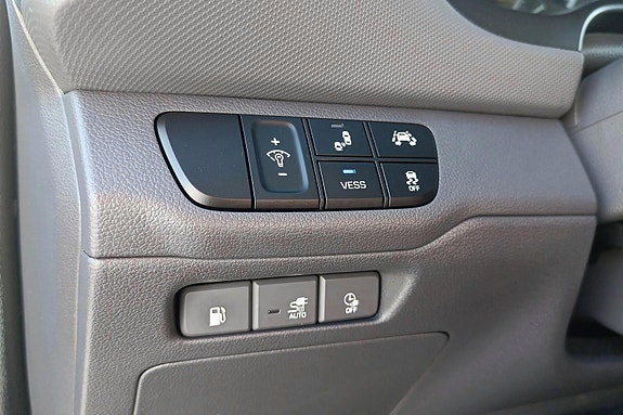 Hyundai IONIQ 28 of 30
