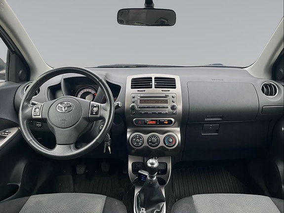 Toyota Urban Cruiser 14 of 21