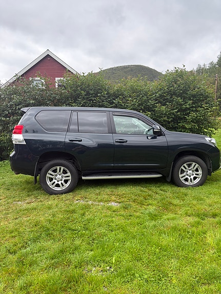 Toyota Land Cruiser 6 of 12