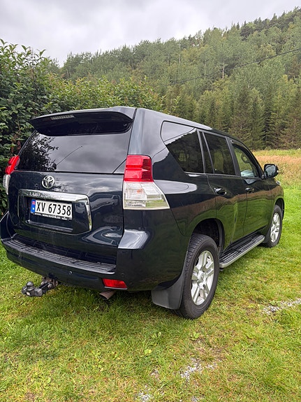 Toyota Land Cruiser 7 of 12