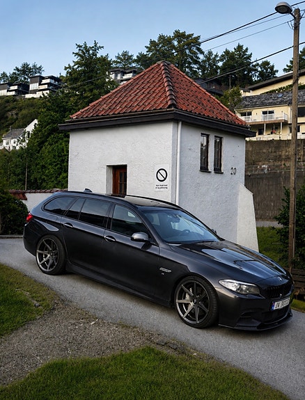 BMW M550d 4 of 30