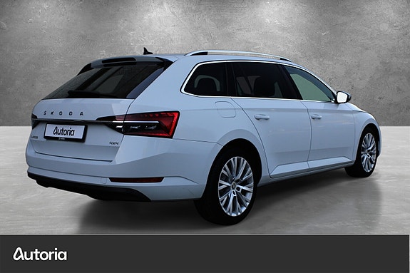 Skoda Superb 2 of 26