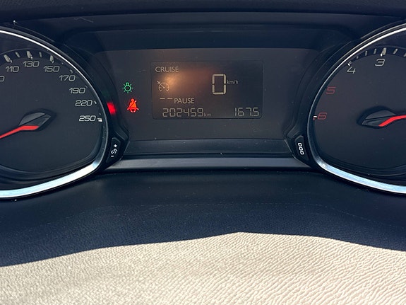 Peugeot 308 26 of 30