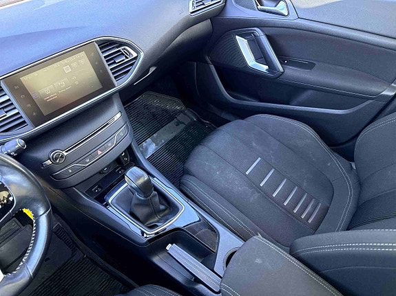Peugeot 308 14 of 30