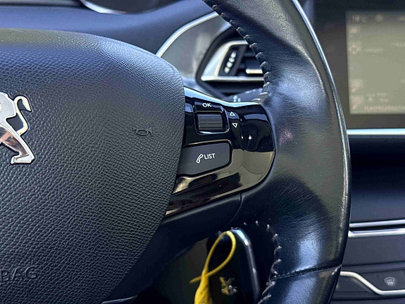 Peugeot 308 24 of 30