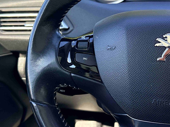 Peugeot 308 23 of 30