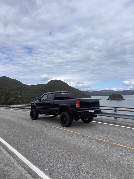 Chevrolet Silverado 2500 2 of 30