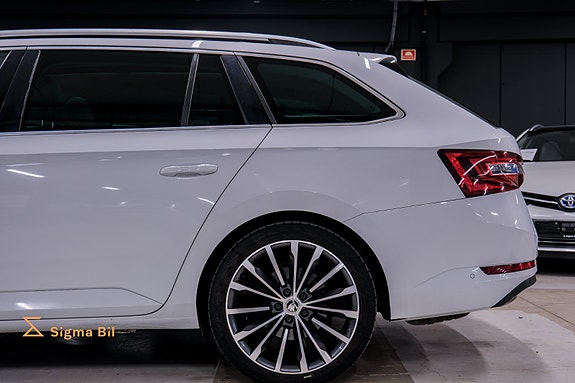 Skoda Superb 8 of 30