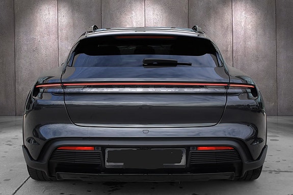 Porsche Taycan Cross Turismo 5 of 30