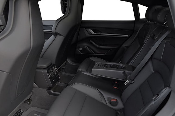 Porsche Taycan Cross Turismo 17 of 30
