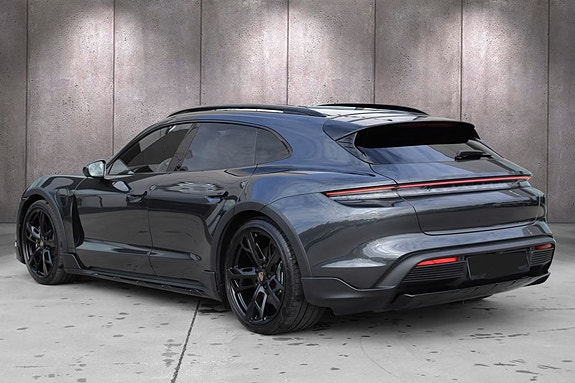 Porsche Taycan Cross Turismo 3 of 30