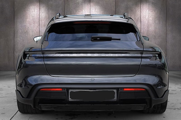 Porsche Taycan Cross Turismo 7 of 30