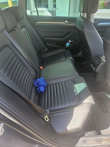 Volkswagen Passat Alltrack 6 of 12