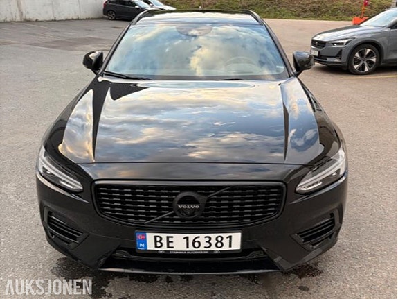 Volvo V90 2 of 22