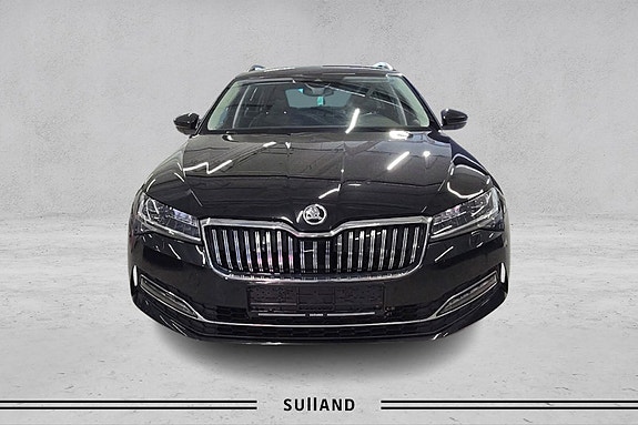 Skoda Superb 8 of 30