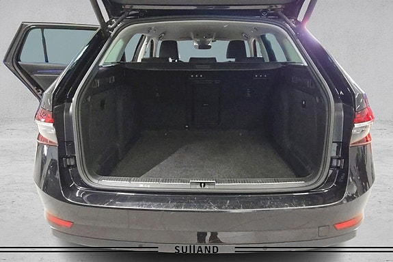 Skoda Superb 18 of 30