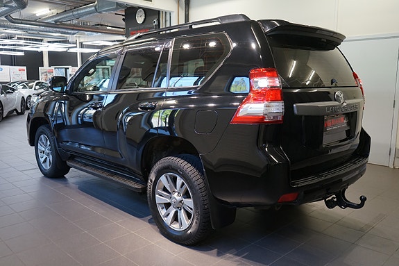 Toyota Land Cruiser 4 of 30