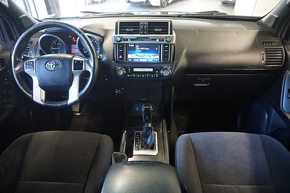 Toyota Land Cruiser 27 of 30