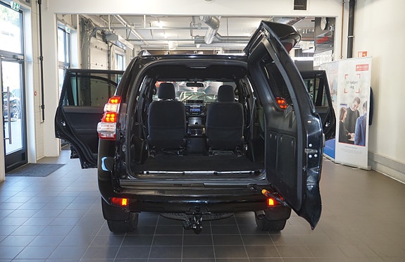 Toyota Land Cruiser 17 of 30