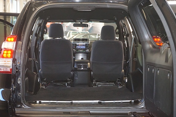 Toyota Land Cruiser 18 of 30