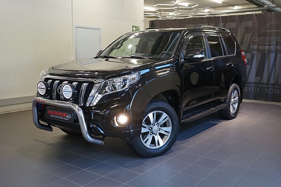 Toyota Land Cruiser 2 of 30