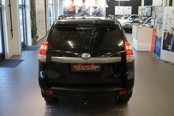 Toyota Land Cruiser 7 of 30