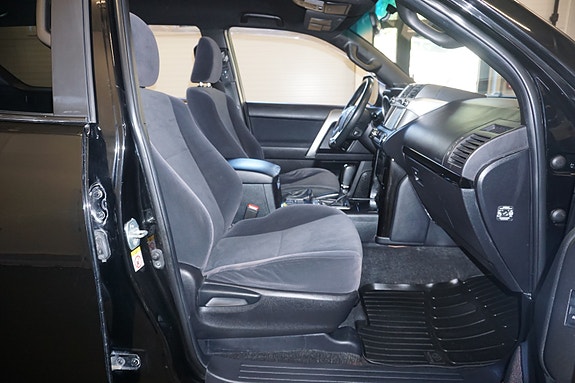 Toyota Land Cruiser 25 of 30