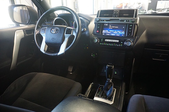 Toyota Land Cruiser 28 of 30