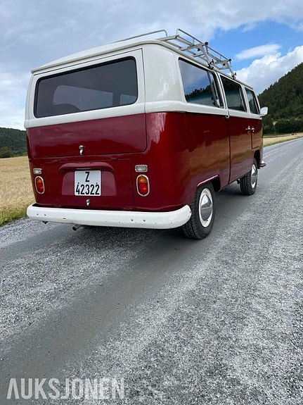 Volkswagen Transporter 12 of 19
