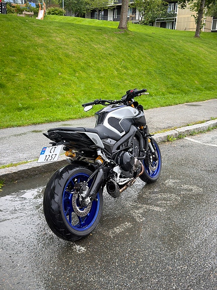 Yamaha MT-09 SP 2 of 17