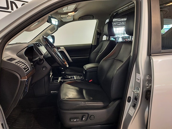 Toyota Land Cruiser 15 of 30