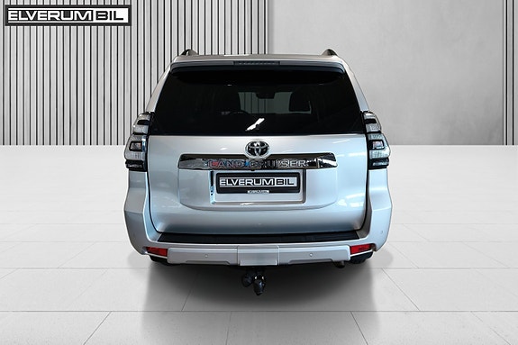Toyota Land Cruiser 7 of 30
