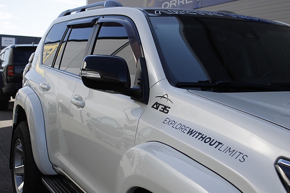 Toyota Land Cruiser 4 of 30
