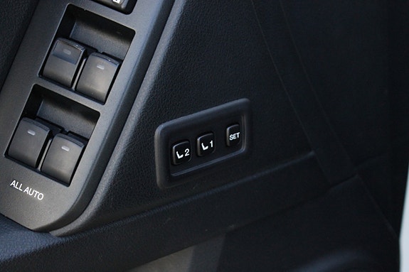 Toyota Land Cruiser 19 of 30