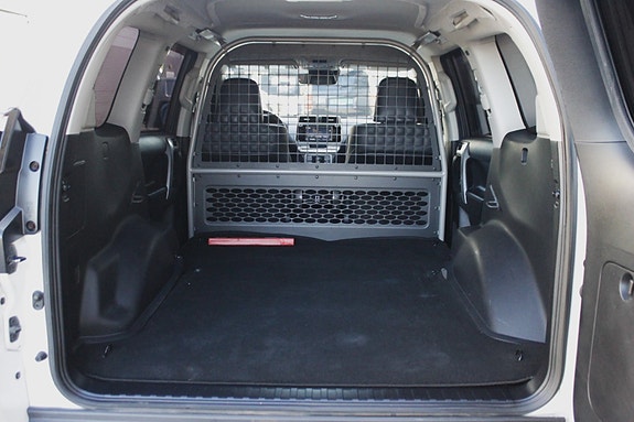 Toyota Land Cruiser 16 of 30
