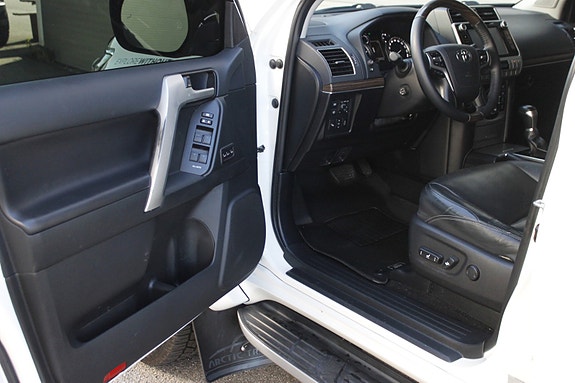 Toyota Land Cruiser 18 of 30