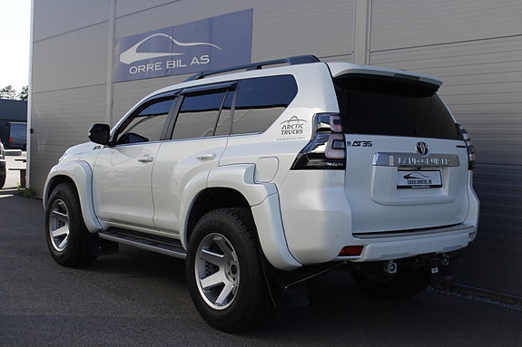 Toyota Land Cruiser 10 of 30