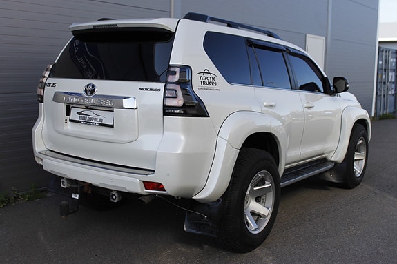 Toyota Land Cruiser 9 of 30