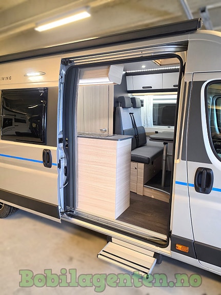 Sun Living V65SL by Adria | Lav km / Ny reg-reim / Langsgående senger / Solcelle / Hengerfeste +++ 7 of 30