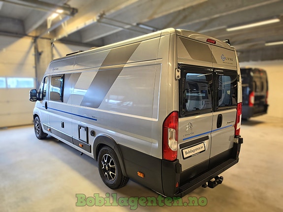 Sun Living V65SL by Adria | Lav km / Ny reg-reim / Langsgående senger / Solcelle / Hengerfeste +++ 3 of 30