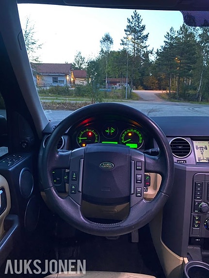 Land Rover Discovery 9 of 13