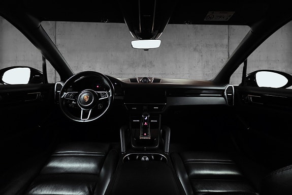 Porsche Cayenne 13 of 30