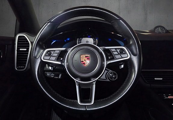 Porsche Cayenne 21 of 30