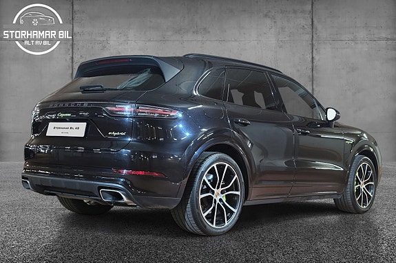 Porsche Cayenne 11 of 30
