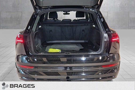 Audi e-tron Sportback 22 of 24
