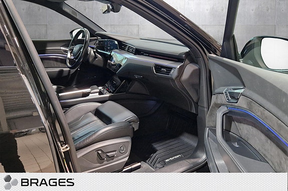 Audi e-tron Sportback 20 of 24