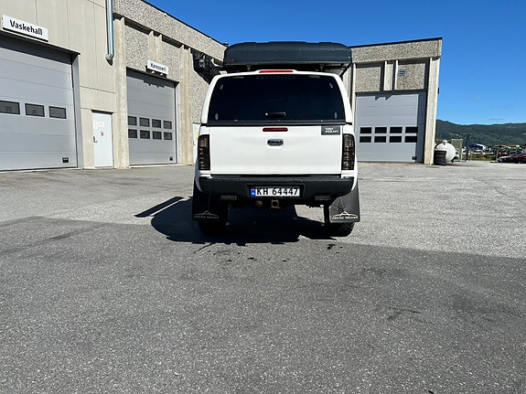 Toyota HiLux 6 of 29
