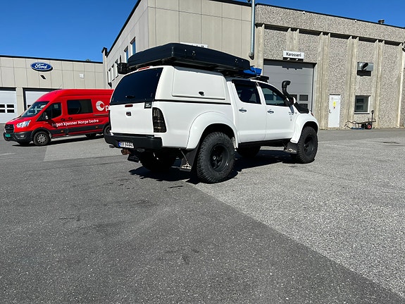 Toyota HiLux 8 of 29